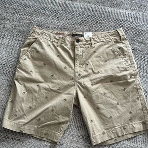 Lucky Brand Khaki Palm Print Flat Front Men’s tencel Shorts